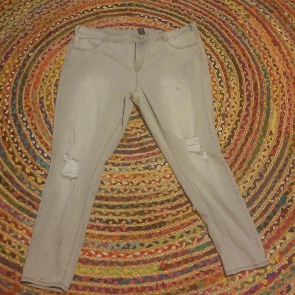 Gray Destructed Super Stretch Skinny - Picture 2 of 3